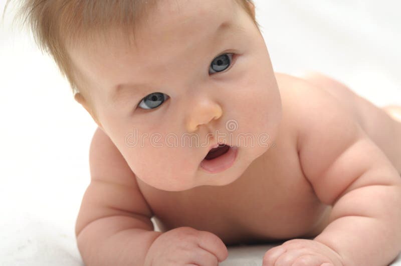 newborn-baby-month-holding-her-head-holds-39399905.jpg